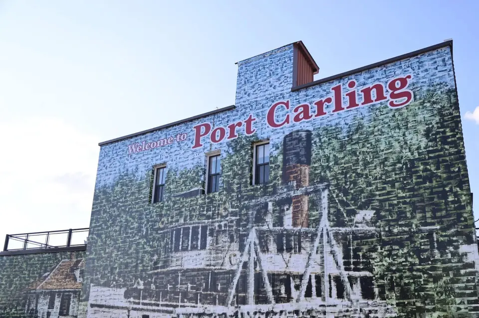 Welcome to Port Carling mural on a brick building in Port Carling, Ontario